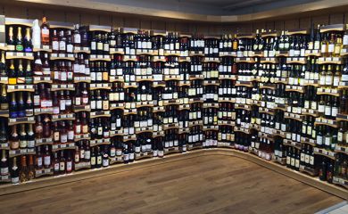 Intérieur supermarché sherpa Deux Alpes (les) cave à vins