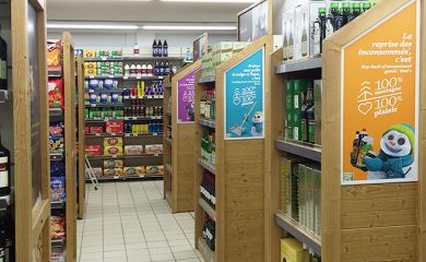 Intérieur supermarché sherpa Deux Alpes (les) allée centrale