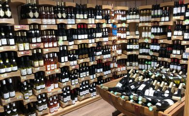 Intérieur sherpa supermarché Grand Bornand (Le) - Chinaillon cave à vins