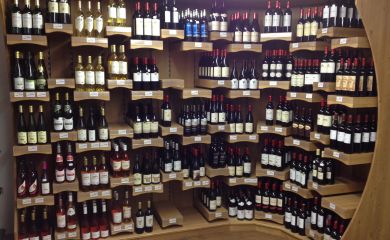 Intérieur supermarché sherpa Pla d'Adet (le) - sol y neou cave à vins