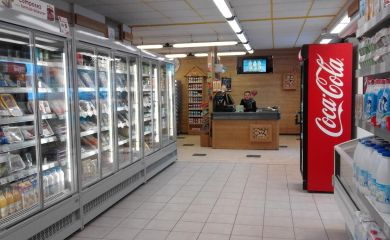 Intérieur supermarché sherpa Pralognan rayon frais