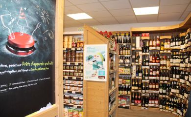 Intérieur supermarché sherpa Vallandry cave à vins