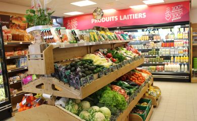 Intérieur supermarché sherpa Vallandry rayon fruits et légumes
