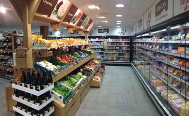 Intérieur supermarché sherpa Valloire rayon frais et rayon fruits et légumes