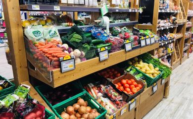Intérieur supermarché sherpa Foux d'Allos (la) rayons légumes