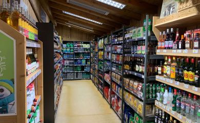 Intérieur supermarché sherpa Saint Sorlin d'Arves boissons