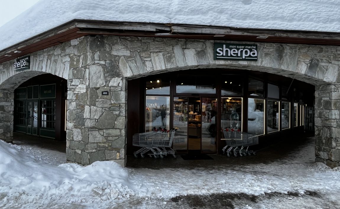 Sherpa supermarket Tignes - Grande Motte winter entrance