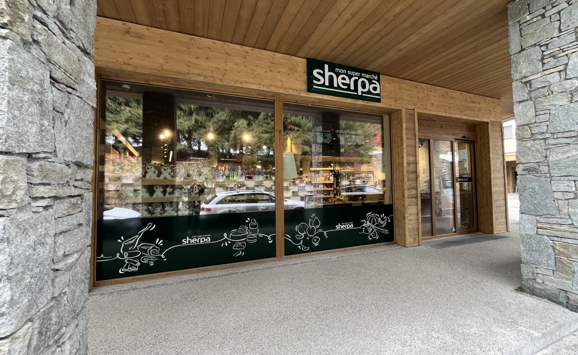 Sherpa supermarket Plan Peisey entrance