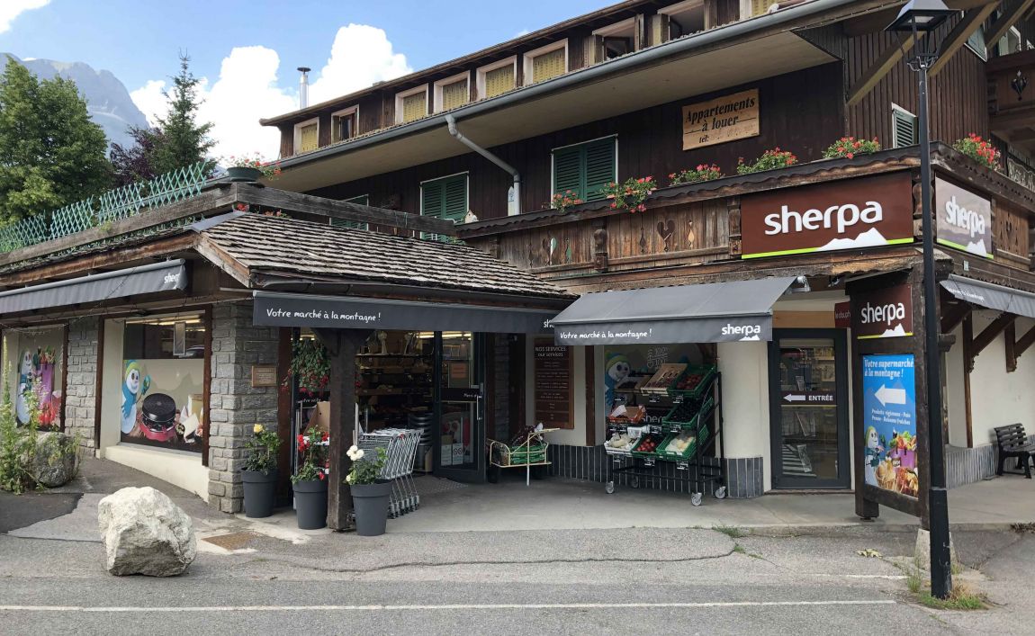 Sherpa supermarket Cordon entrance