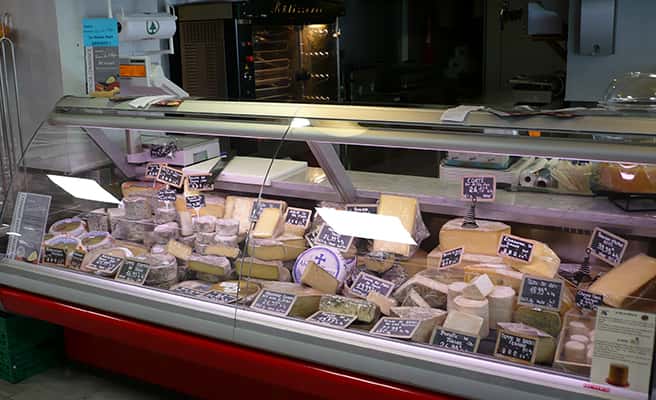Sherpa supermarket Tignes - le lac cheese and butcher