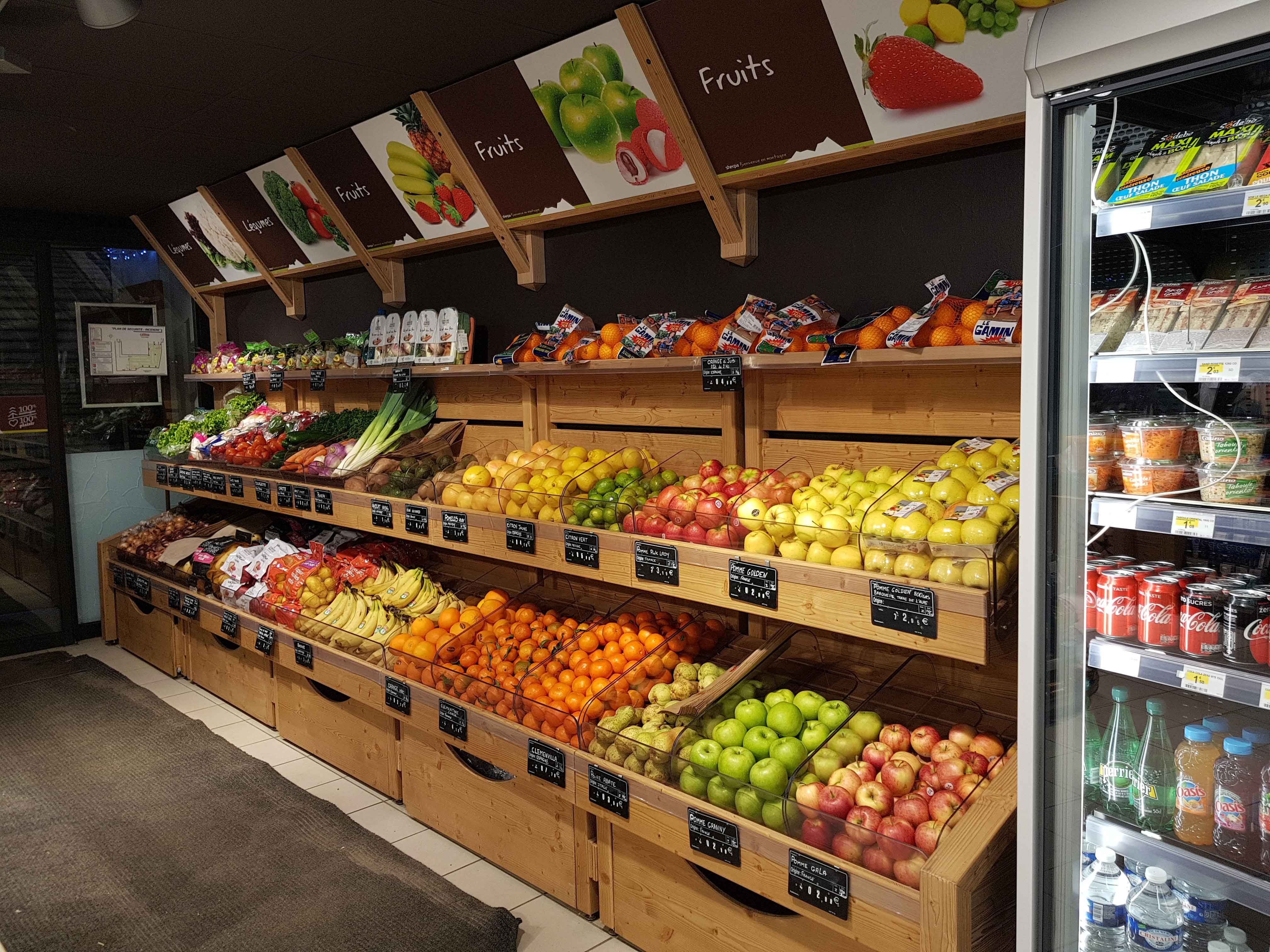 Sherpa supermarket Alpes Huez fruits and vegetables