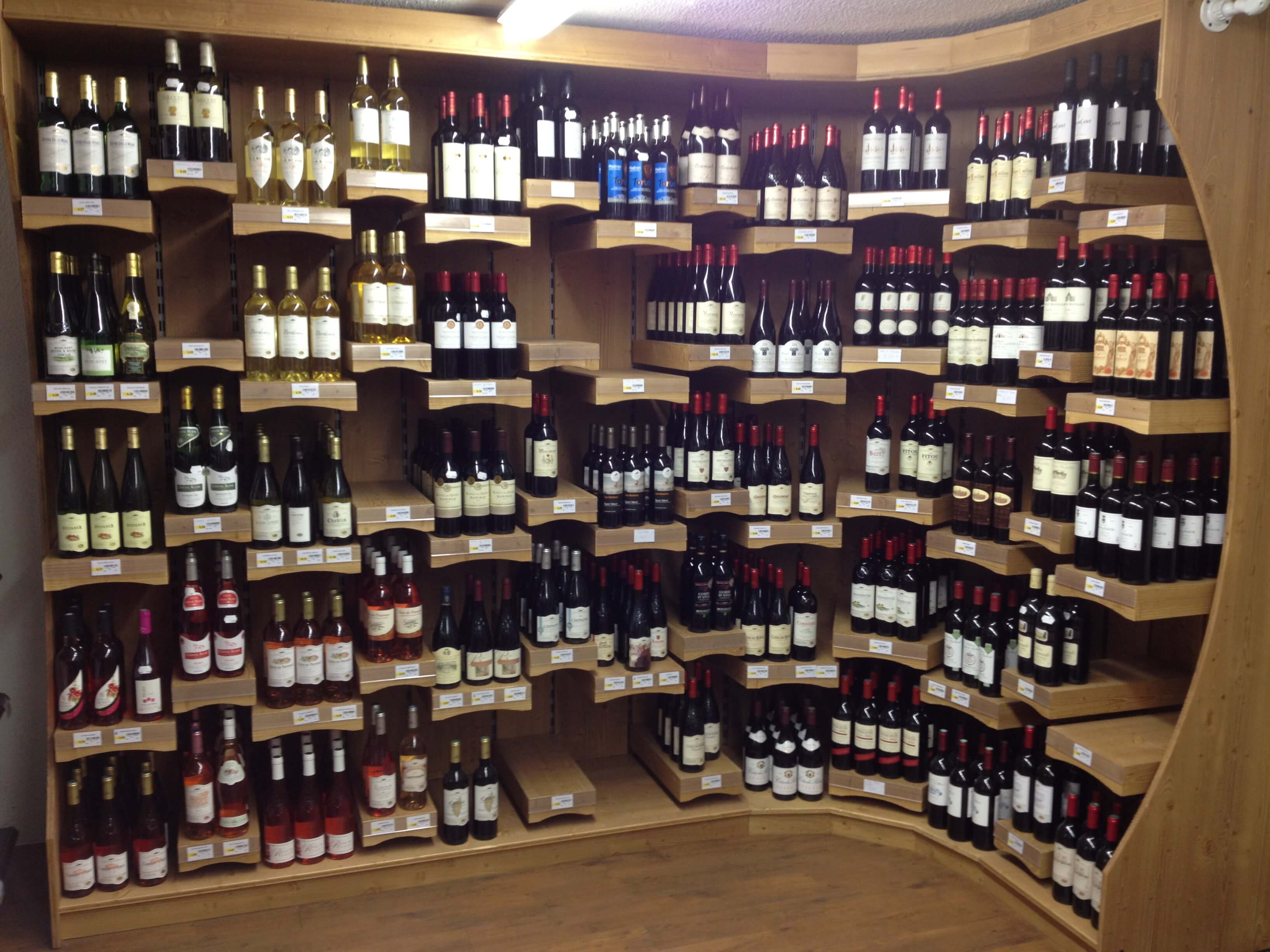 Sherpa supermarket Pla d'Adet (le) - sol y neou wine cellar