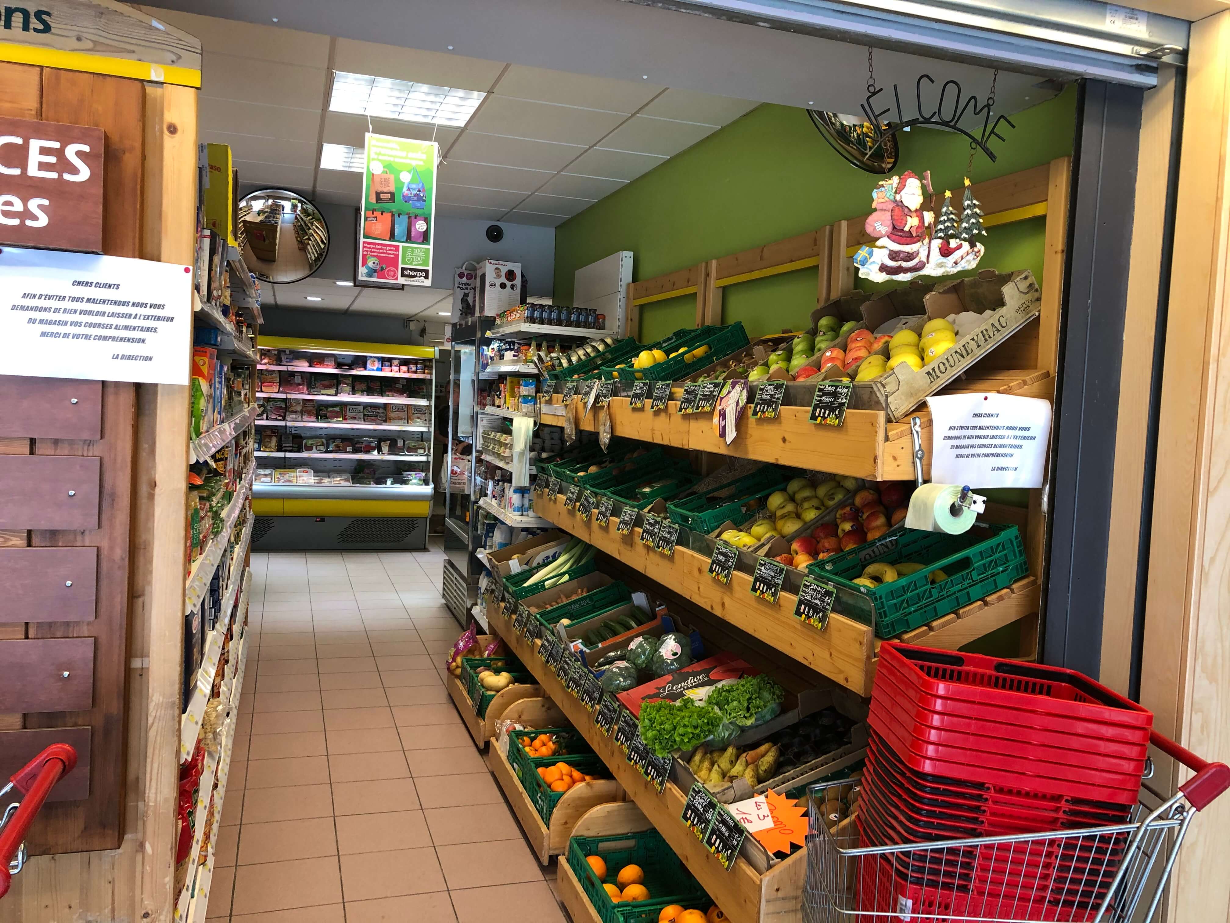 Sherpa supermarket Plagne centre fruits and vegetables