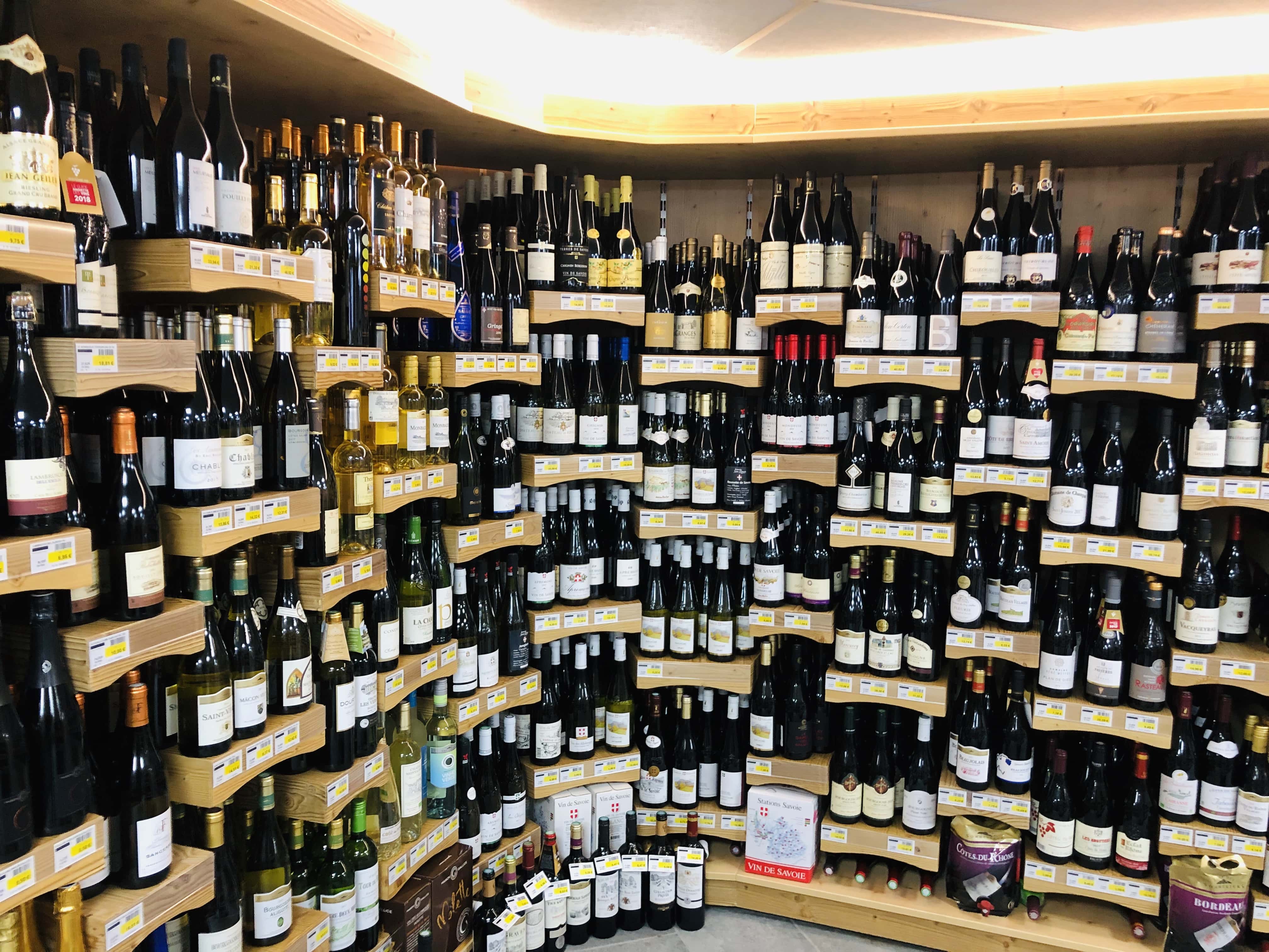 Sherpa supermarket Samoëns wine cellar