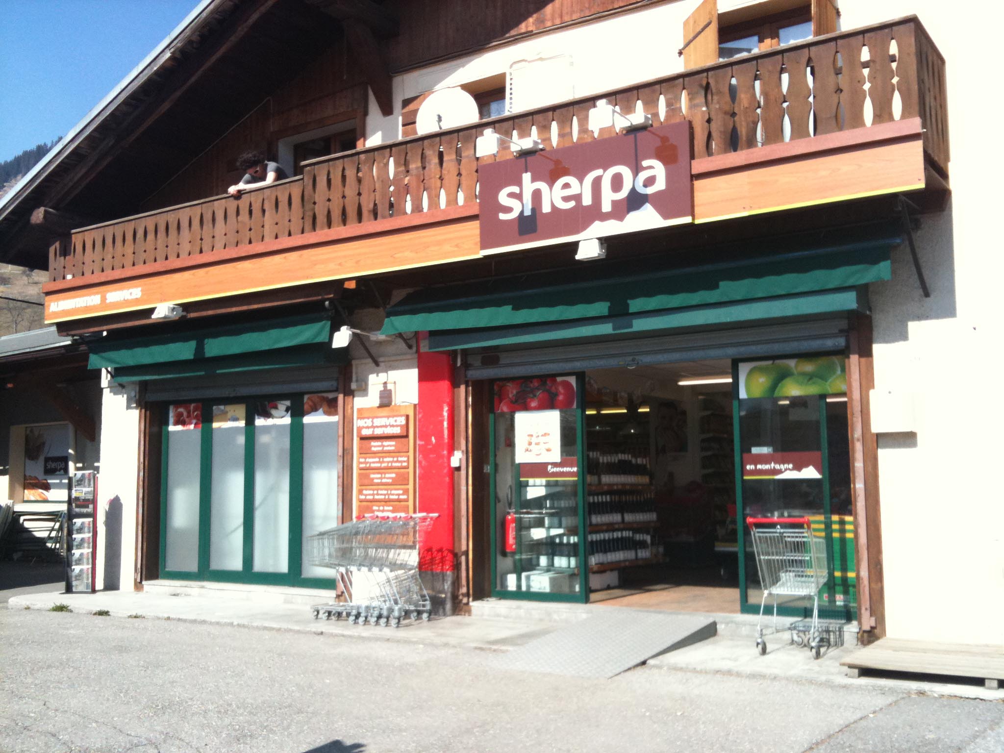 Praz sur arly supermarket