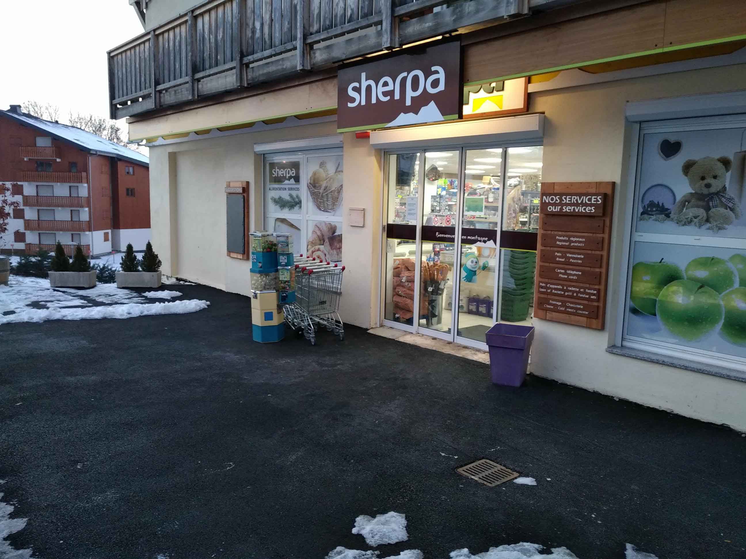 Thollon Les Mémises supermarket