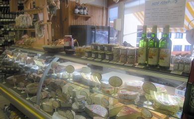 Sherpa supermarket Ménuires (les) - preyerand cheese and butcher