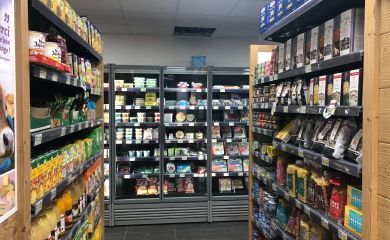 Sherpa supermarket Métabief shelves
