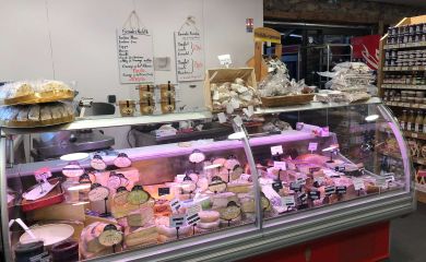 Sherpa supermarket Puy Saint Vincent 1400 cheese and butcher