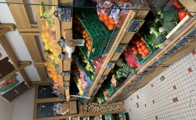 Intérieur supermarché sherpa Notre Dame de Bellecombe Rayon fruits et légumes