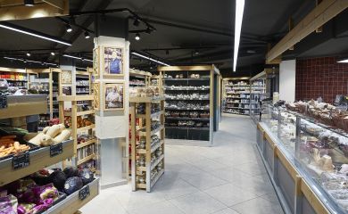 Intérieur supermarché sherpa Prapoutel les 7 Laux rayon frais