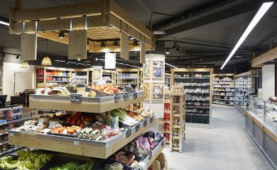 Intérieur supermarché sherpa Prapoutel les 7 Laux rayon fruits et légumes