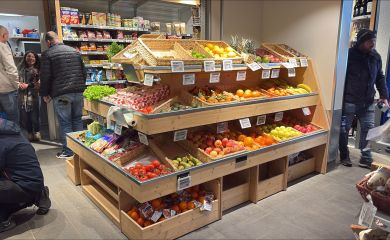 Super Marché Sherpa La Toussuire un beau rayon fruits et légumes