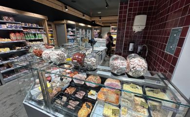 Super marché Sherpa La Toussuire Rayon traiteur produits de montagne gourmands