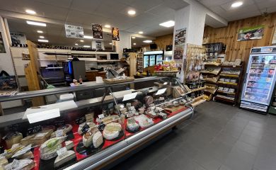 intérieur supermarché Sherpa Orres (les) rayon coupe fromage et charcuterie