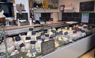 Supermarché Sherpa Ménuires Reberty Alpages 2000 rayon traditionnel fromage