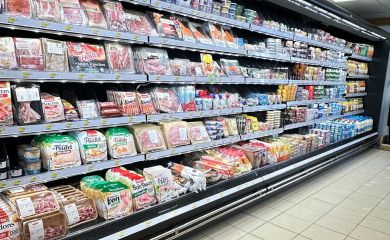 Supermarché Sherpa Ménuires Reberty Alpages 2000 rayon frais libre service
