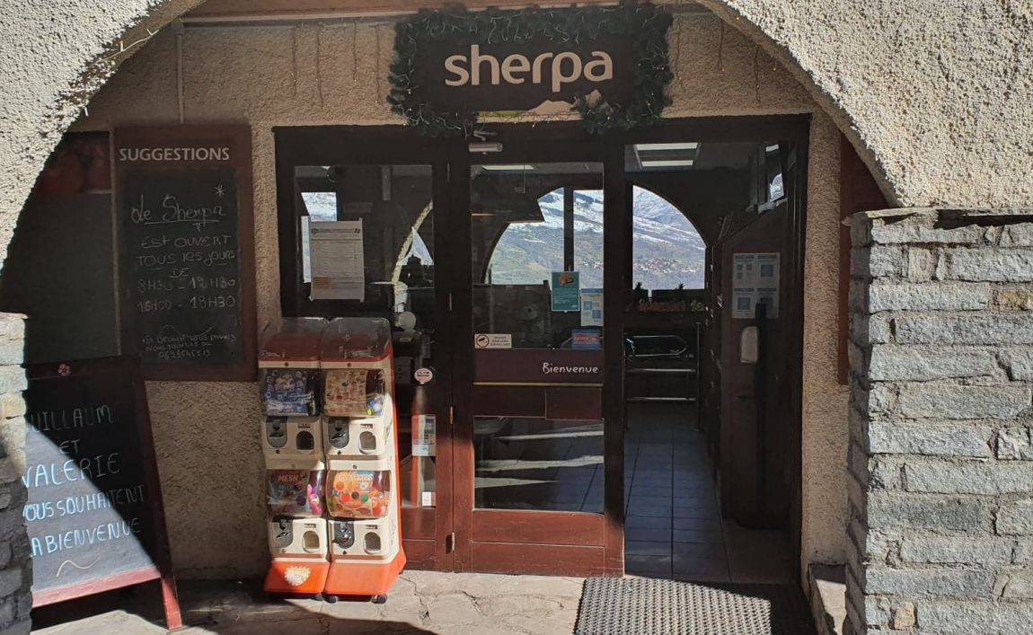 Sherpa supermarket Montchavin entrance