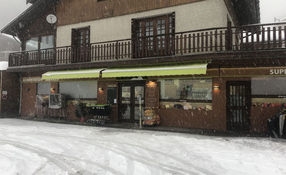 Sherpa supermarket Champagny en Vanoise entrance