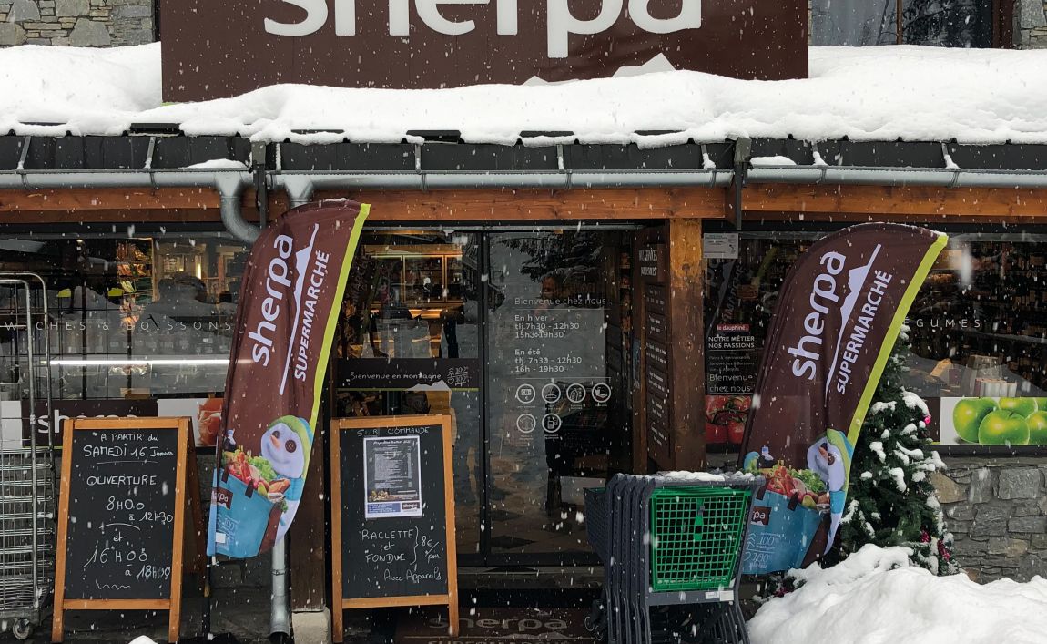 Sherpa supermarket Champagny en Vanoise centre entrance