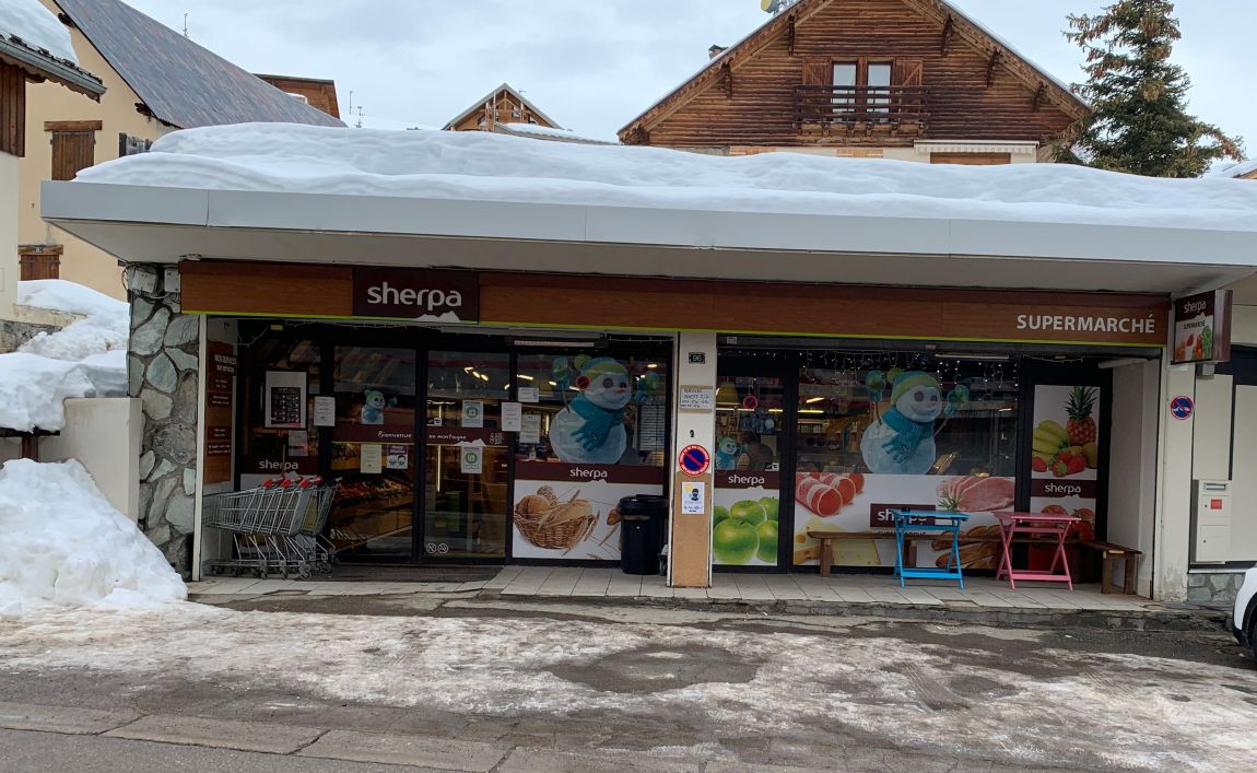 Supermarché Sherpa Alpe Huez - Magasin