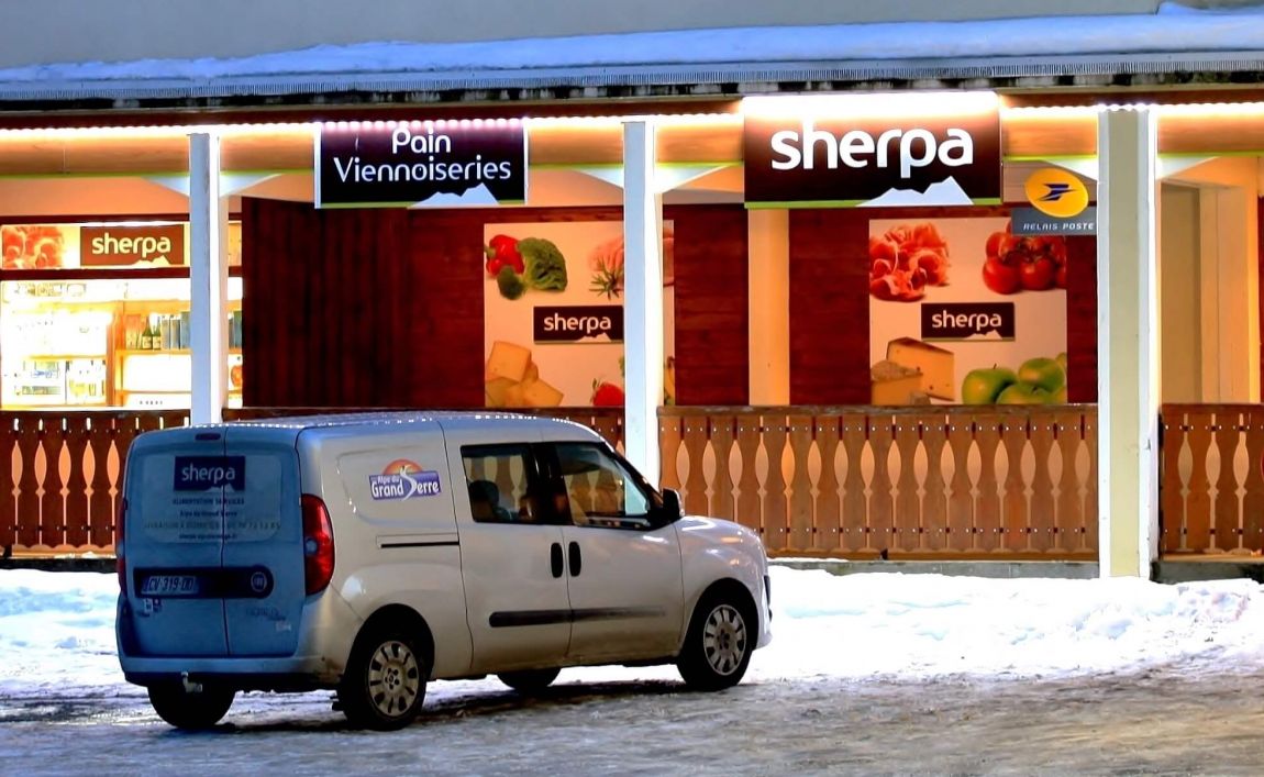 Sherpa supermarket Alpes Grand Serre entrance