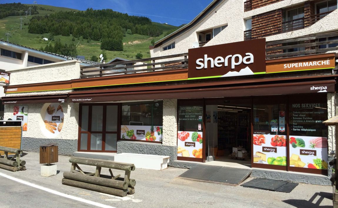 Sherpa supermarket Deux Alpes (les) entrance