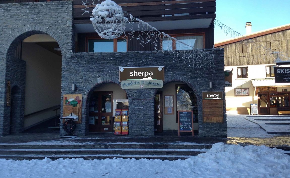 Sherpa supermarket Doucy winter entrance