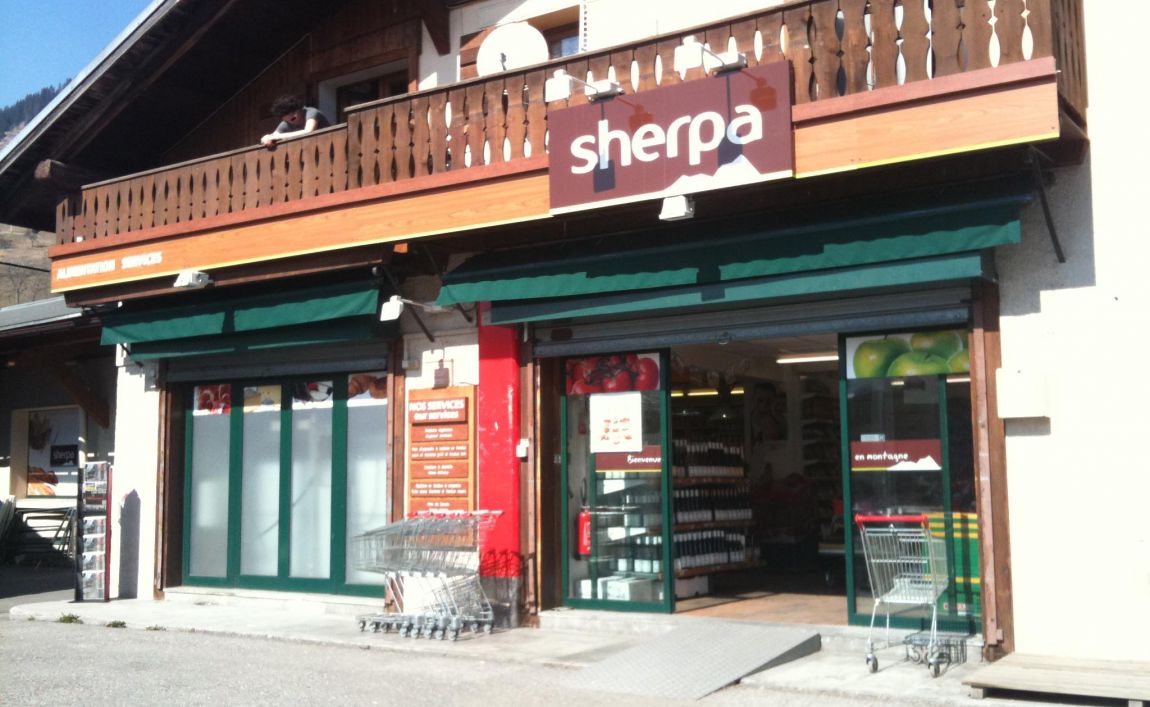 Sherpa supermarket Praz sur Arly entrance