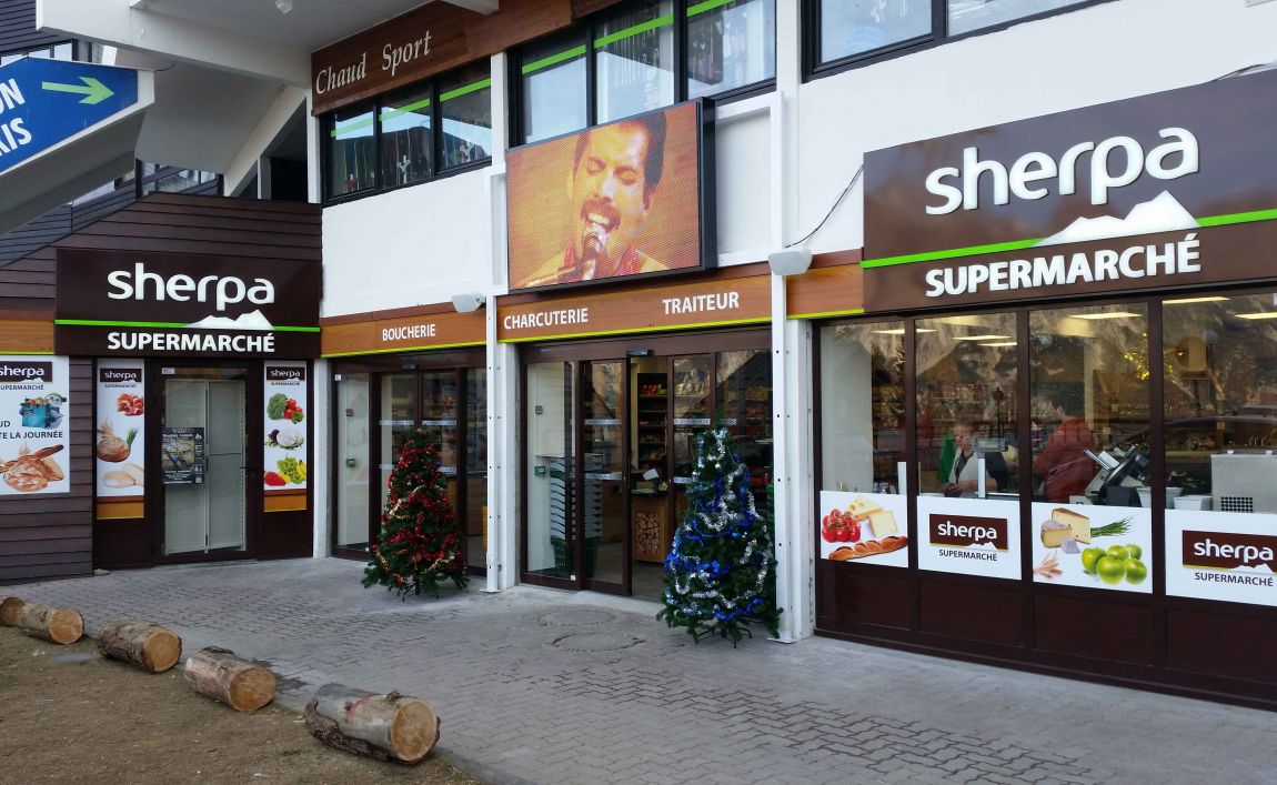 Sherpa supermarket Puy Saint Vincent 1600 entrance