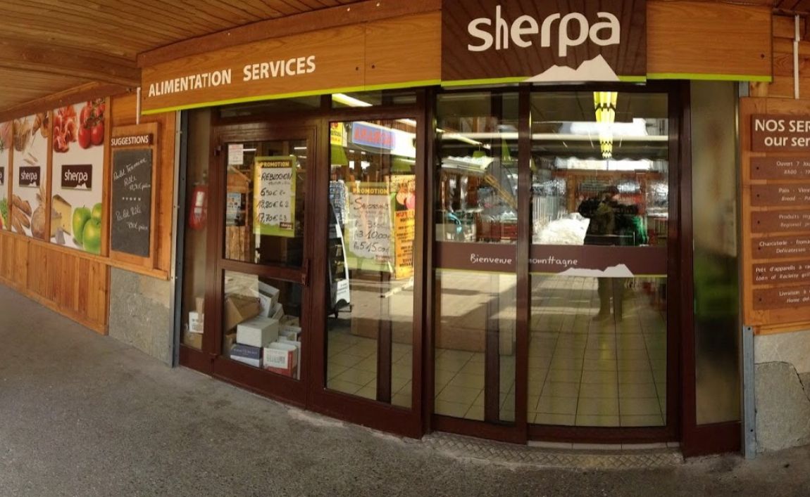 Sherpa supermarket Serre Chevalier 1400 entrance