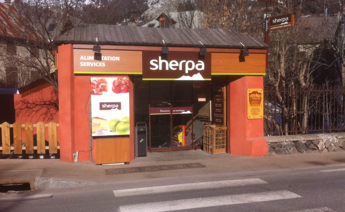 Sherpa supermarket Serre Chevalier 1500 entrance