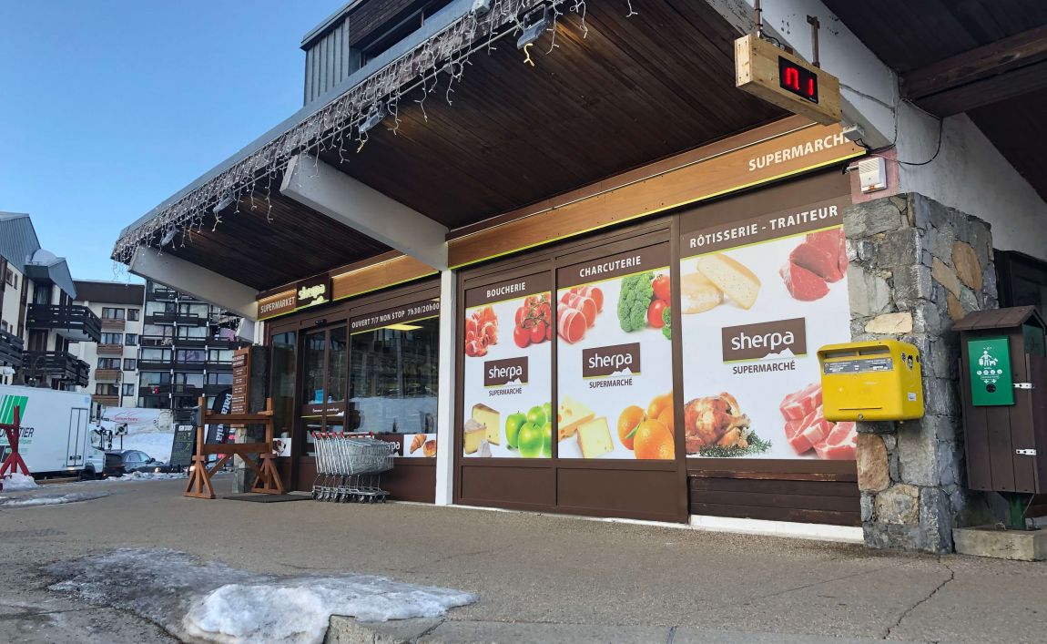 Sherpa supermarket Tignes - lavachet winter entrance