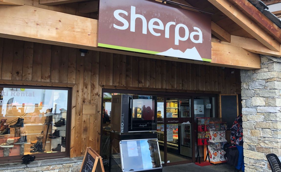 Sherpa supermarket Val Cenis - les champs entrance